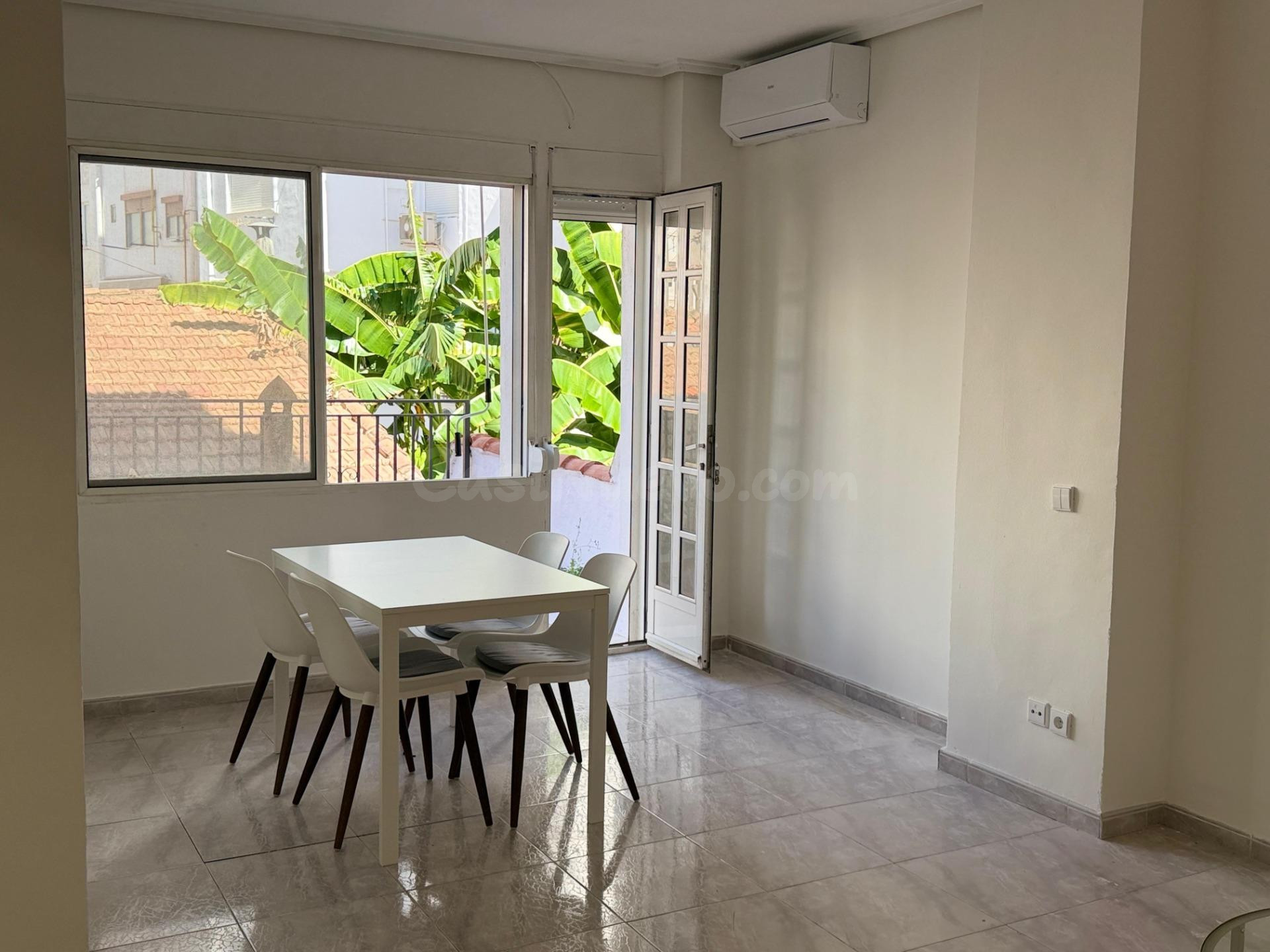 Alquiler de vivienda de 4 dormitorios con terraza