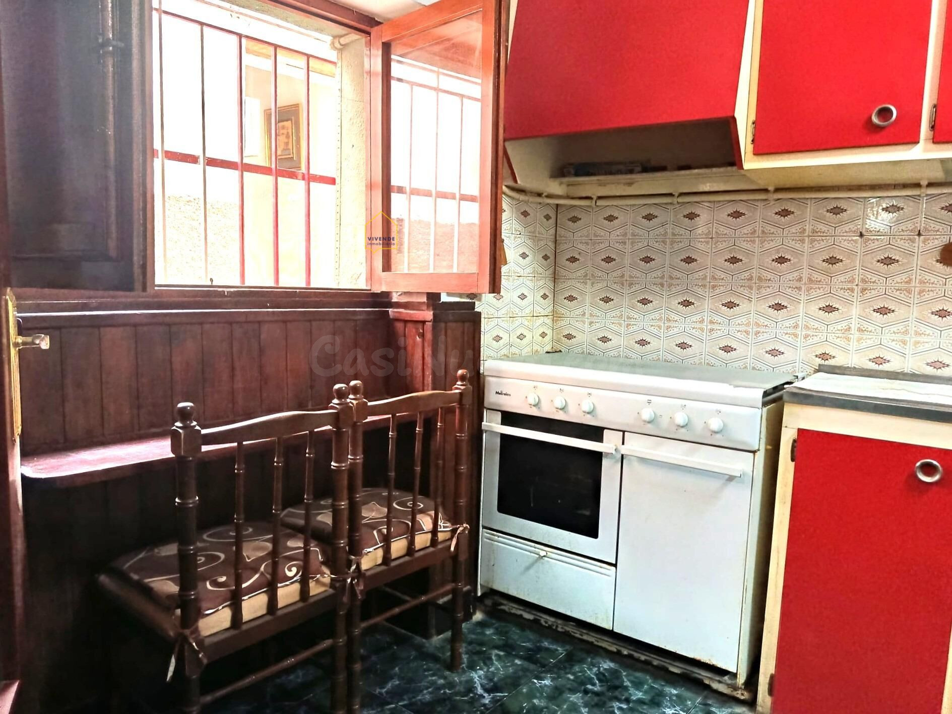 Casa de 5 dormitorios, a la venta en el centro de Lorca - foto 3