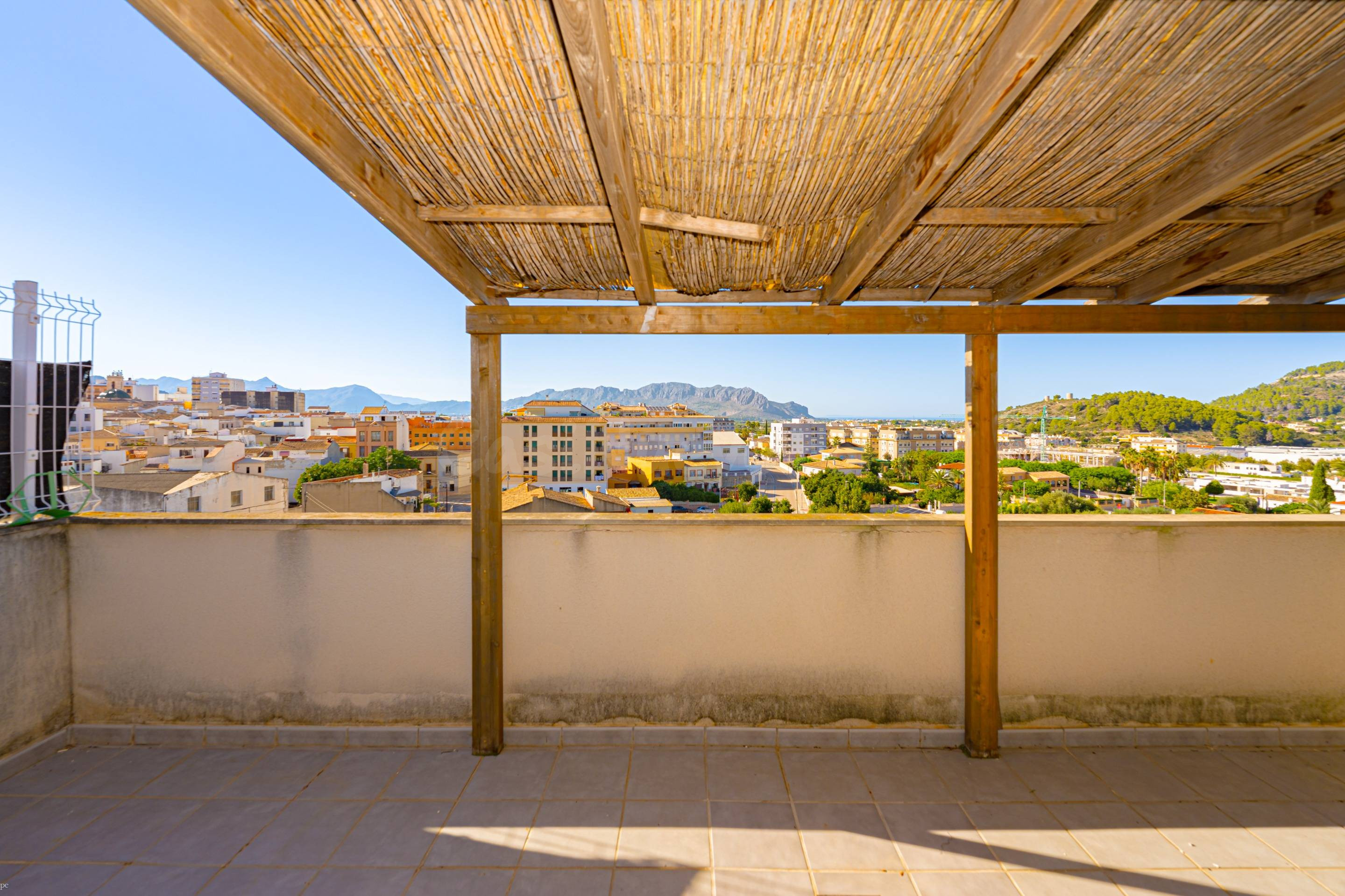 Estupendo ático duplex a la venta en Pedreguer