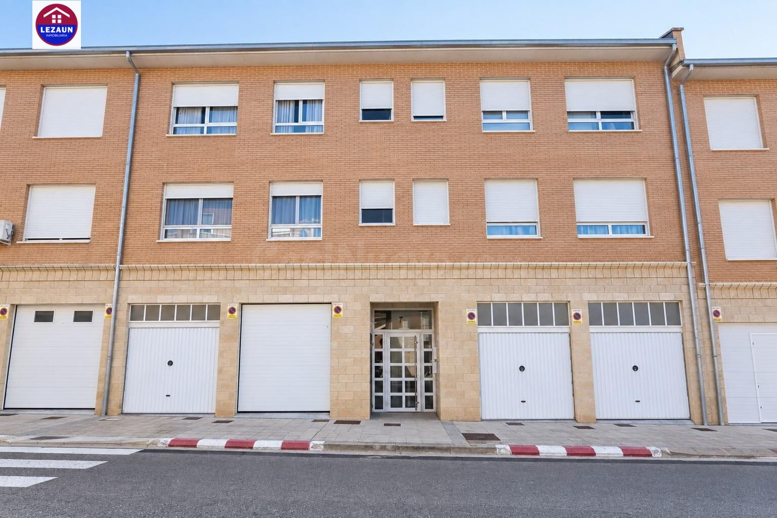 PISO EN RENTABILIDAD CON GARAJE Y JARDÍN PRIVADO EN LA ZONA 