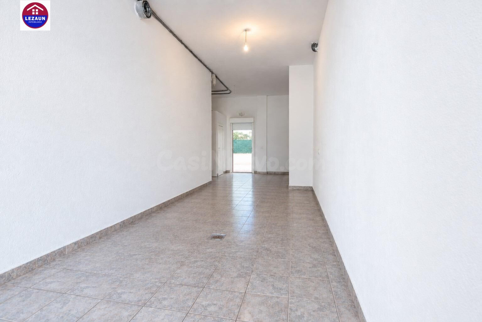 PISO EN RENTABILIDAD CON GARAJE Y JARDÍN PRIVADO EN LA ZONA  - foto 2