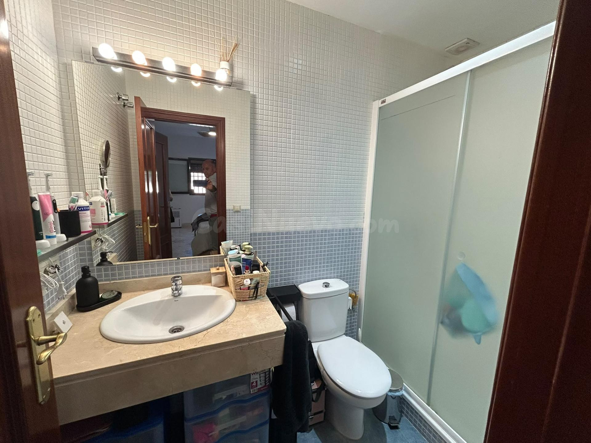 EN EXCLUSIVA CASA EN LA ZONA DE SAN JUAN CON PLAZA DE PARKIN - foto 4
