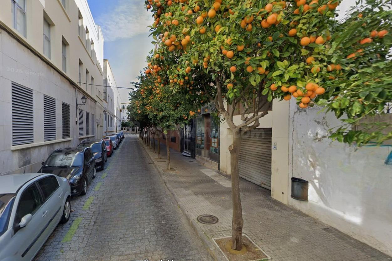 Local en venta en Residencial Abarzuza, Cádiz