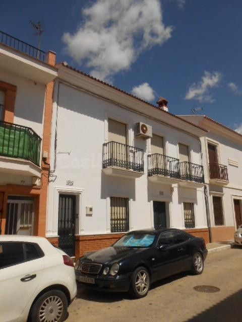 Venta de Vivienda en Gibraleón, Huelva. Activo Sin Posesión / Alquilado, No se Puede Visitar.
