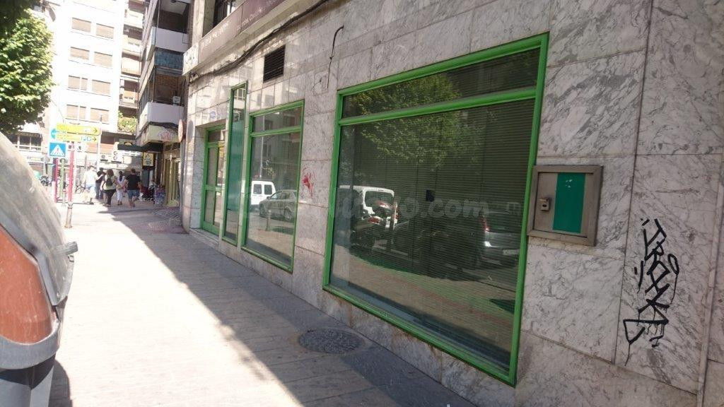 Venta de Local Comercial en Jaén - foto 3