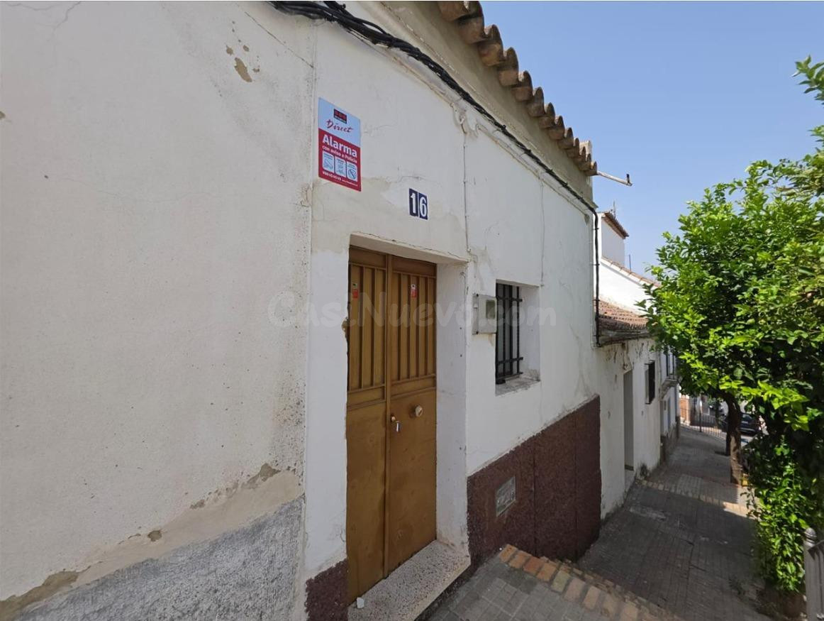 Casa de una planta de 88 m2 con patio en Prado del Rey