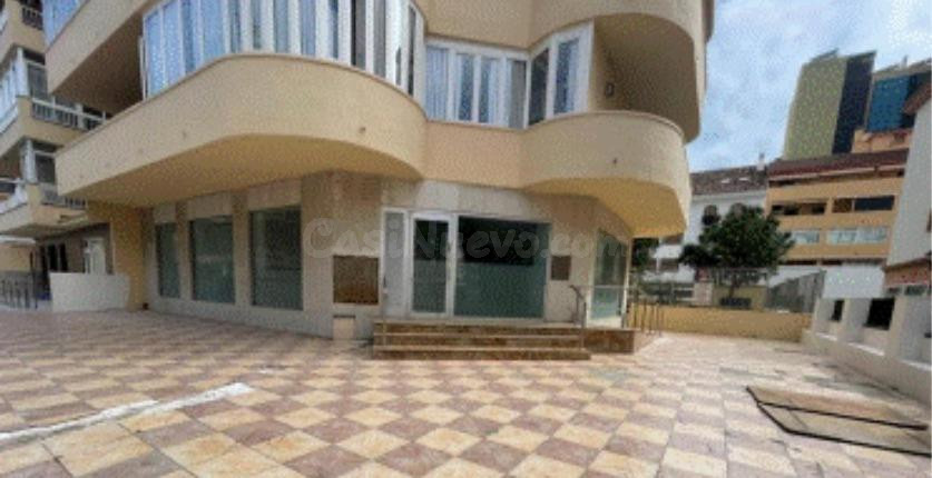 Venta de Local Comercial en Fuengirola, Málaga