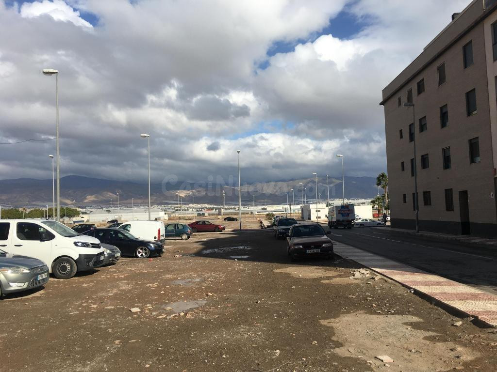 Venta de Terreno Urbano consolidado en Roquetas de Mar - Alm - foto 3
