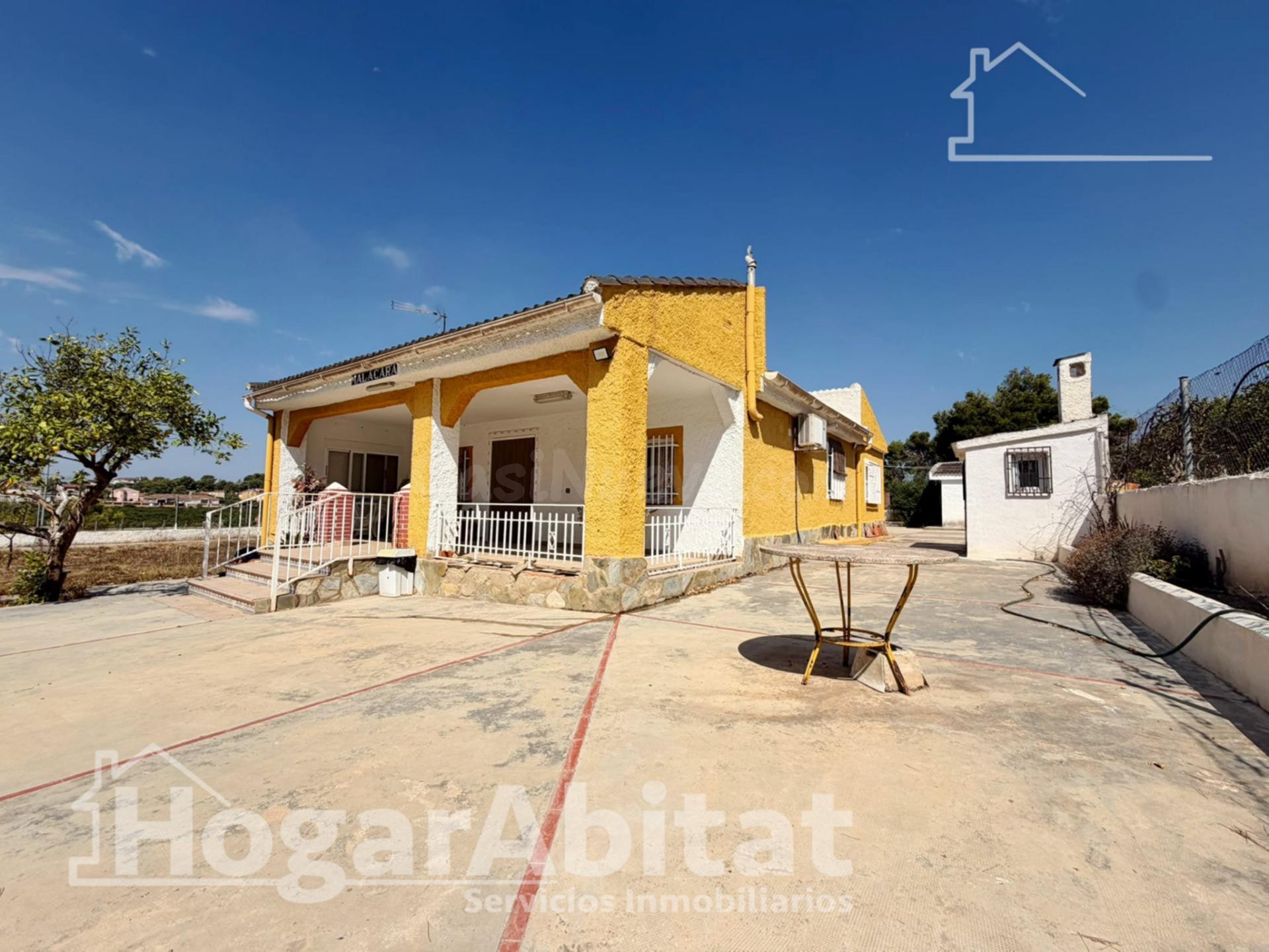 CHALET CON PISCINA, GARAJE Y TERRAZA - foto 2