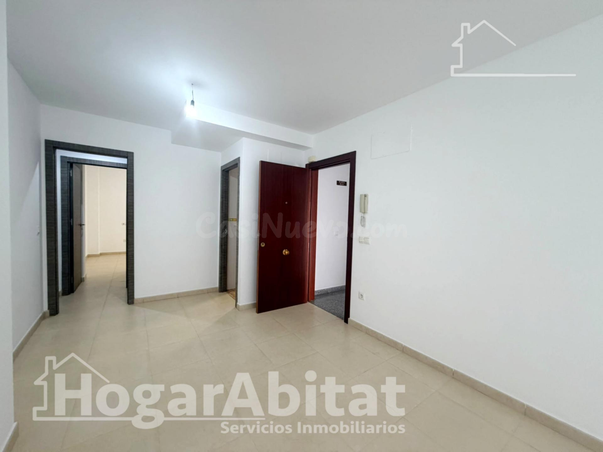 REFORMADO CON PATIO CERCA DE LA PLAYA - foto 4