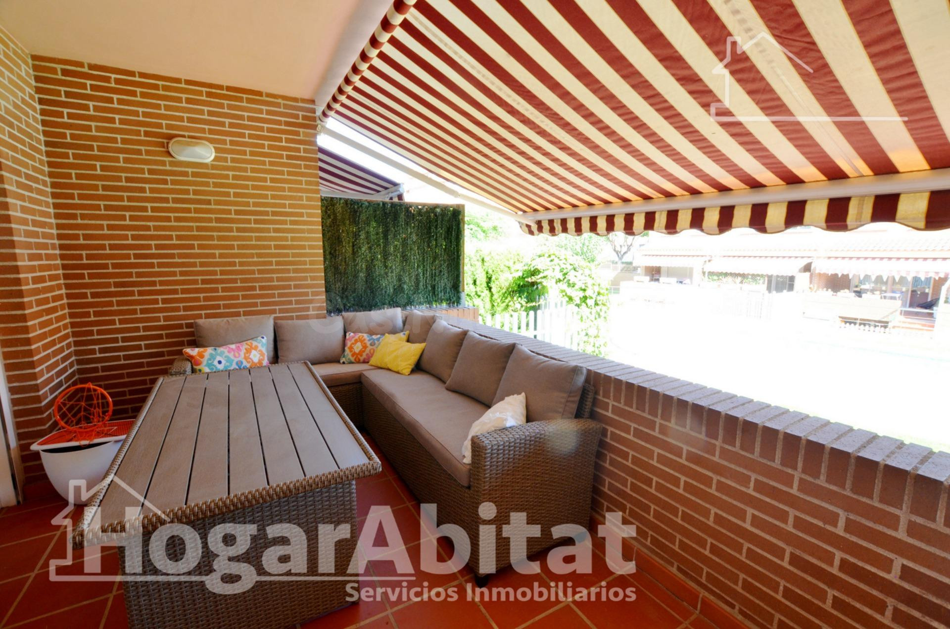PRECIOSO ADOSADO CON GARAJE, PISCINA Y TERRAZA