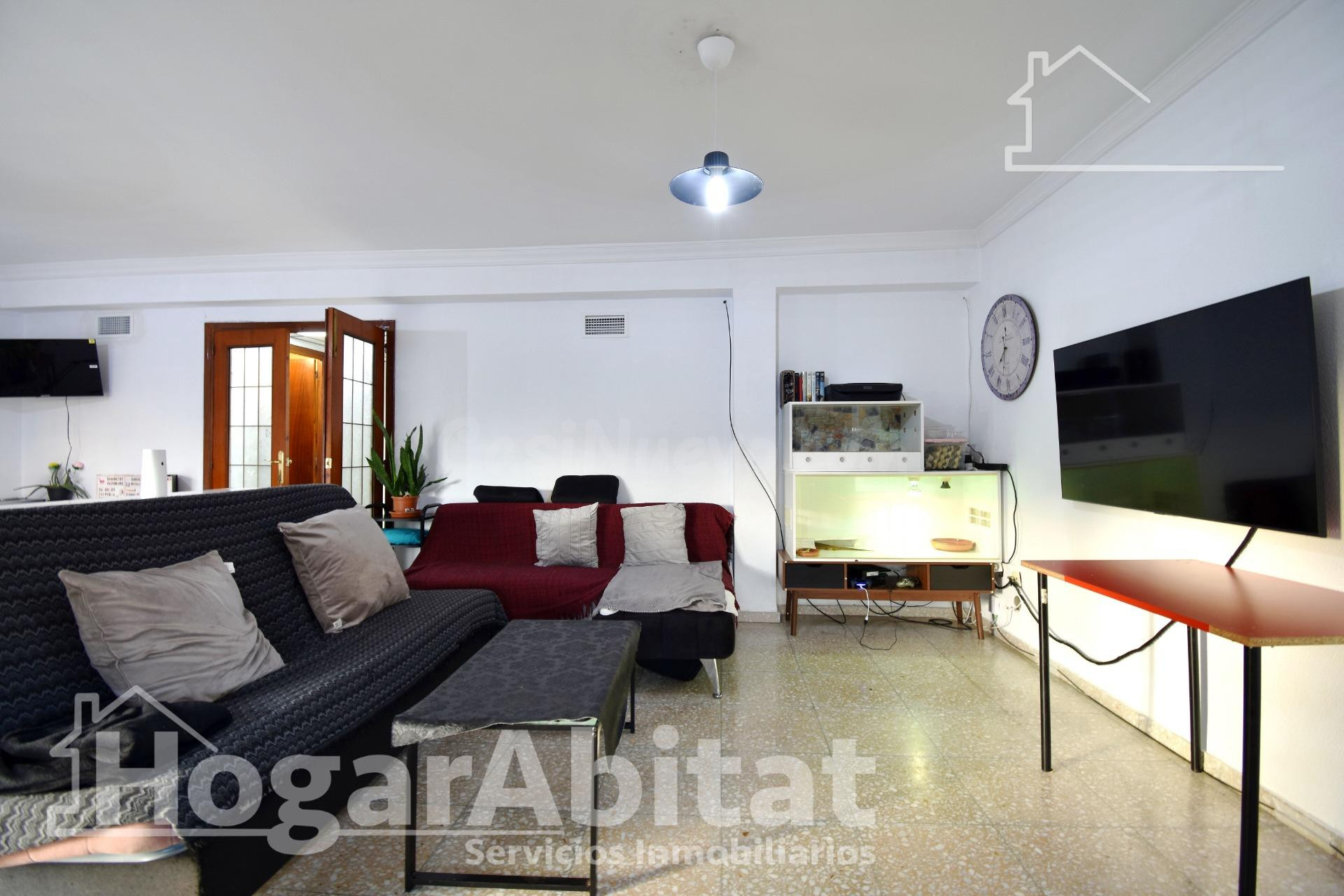 ¡VISTAS DESPEJADAS! MUY AMPLIO, BONITO Y LUMINOSO CON BALCÓN - foto 3