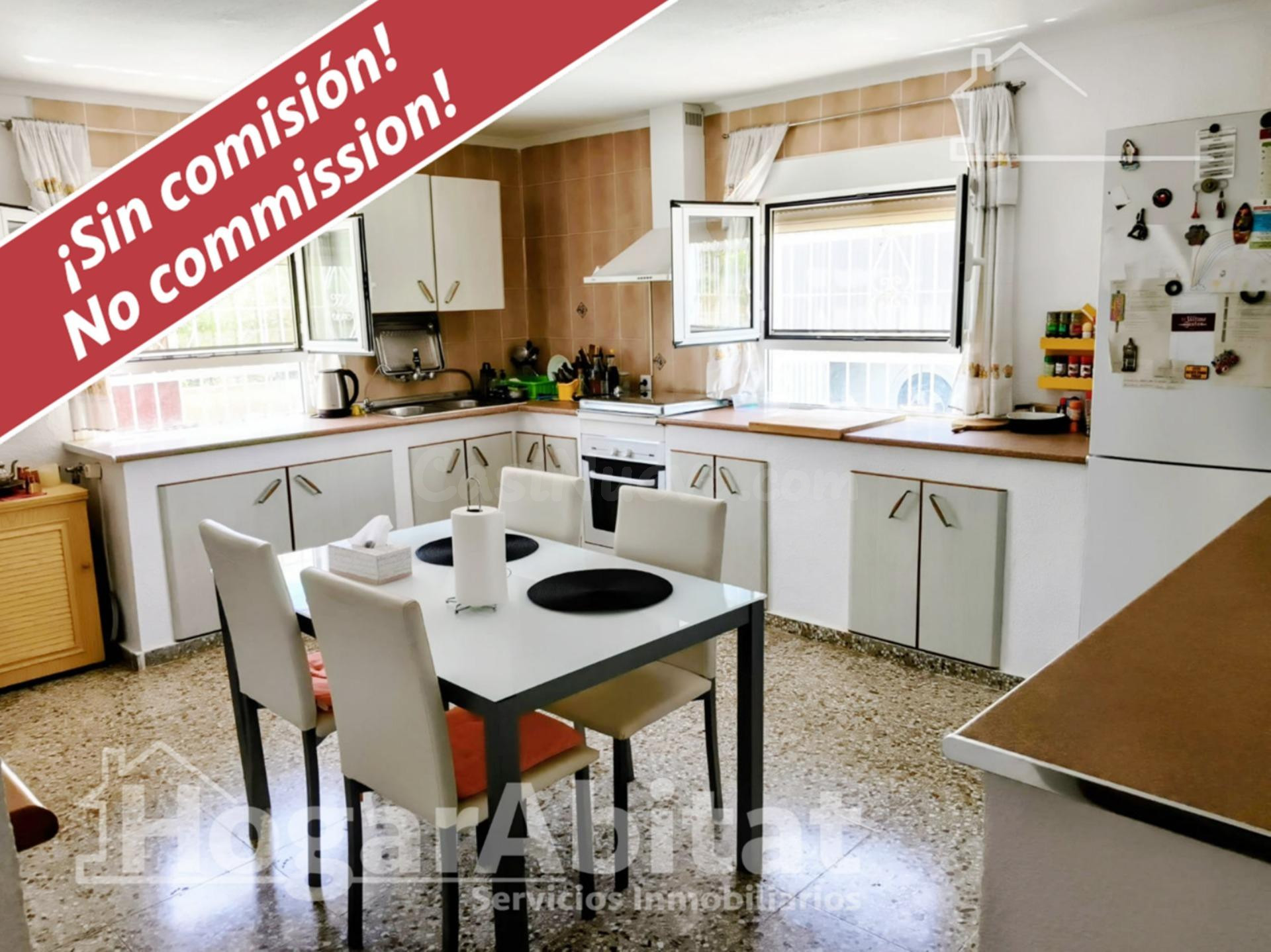 ¡EXCLUSIVO CHALET CON PARCELA, TERRAZA Y GARAJE!