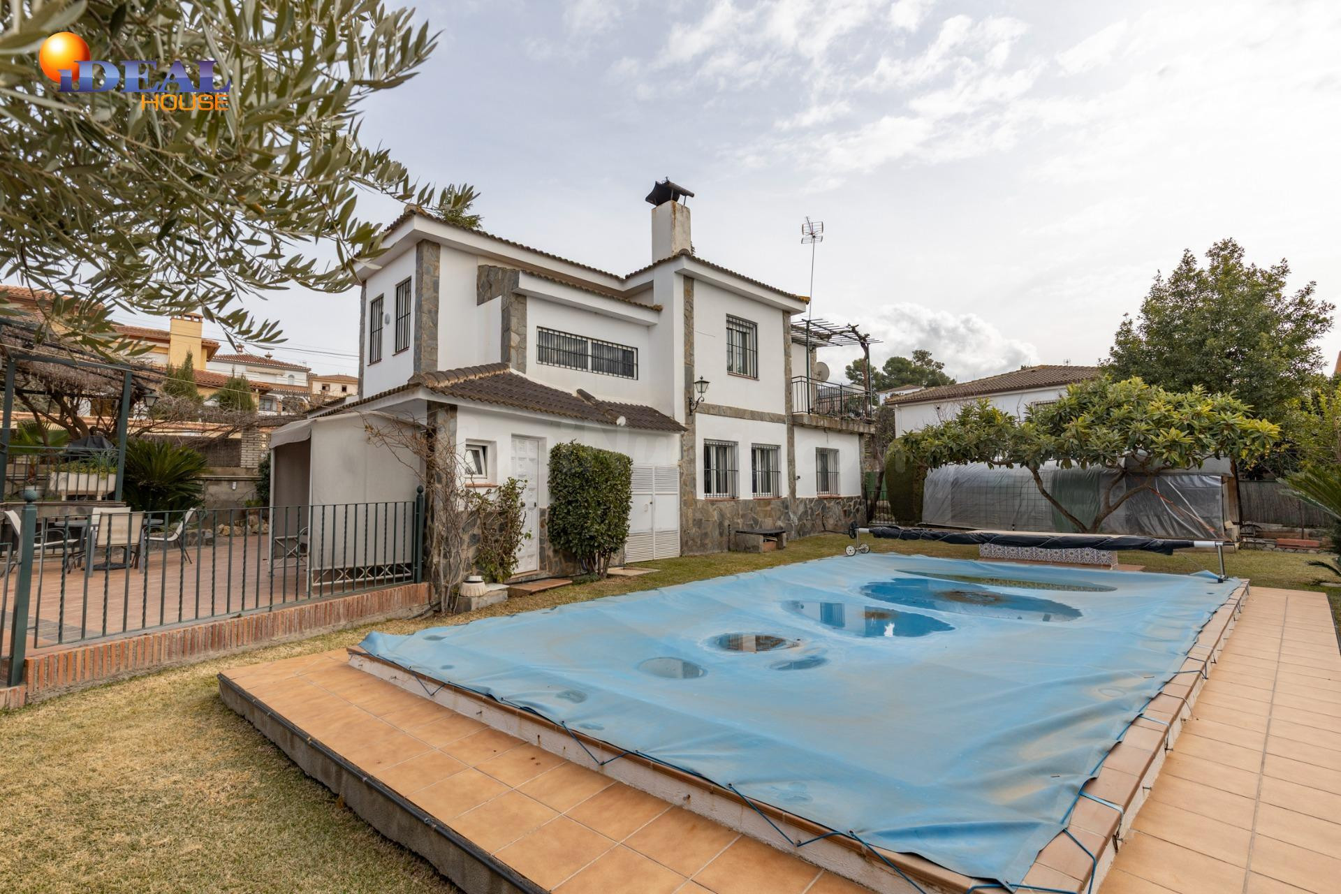Vivienda Exclusiva en Urbanización Viñas del Rey – Otura