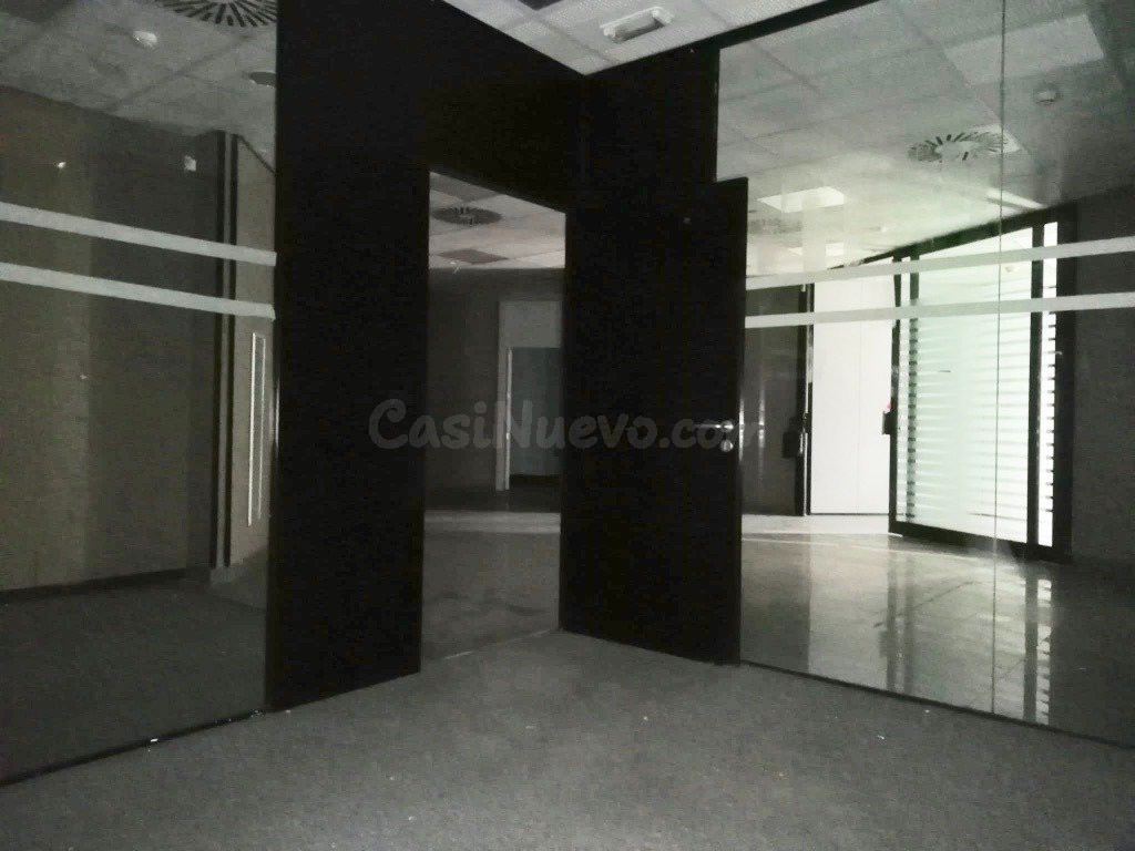 LOCAL COMERCIAL EN VENTA EN RENTABILIDAD EN C/ LOPEZ DE HOYO - foto 5