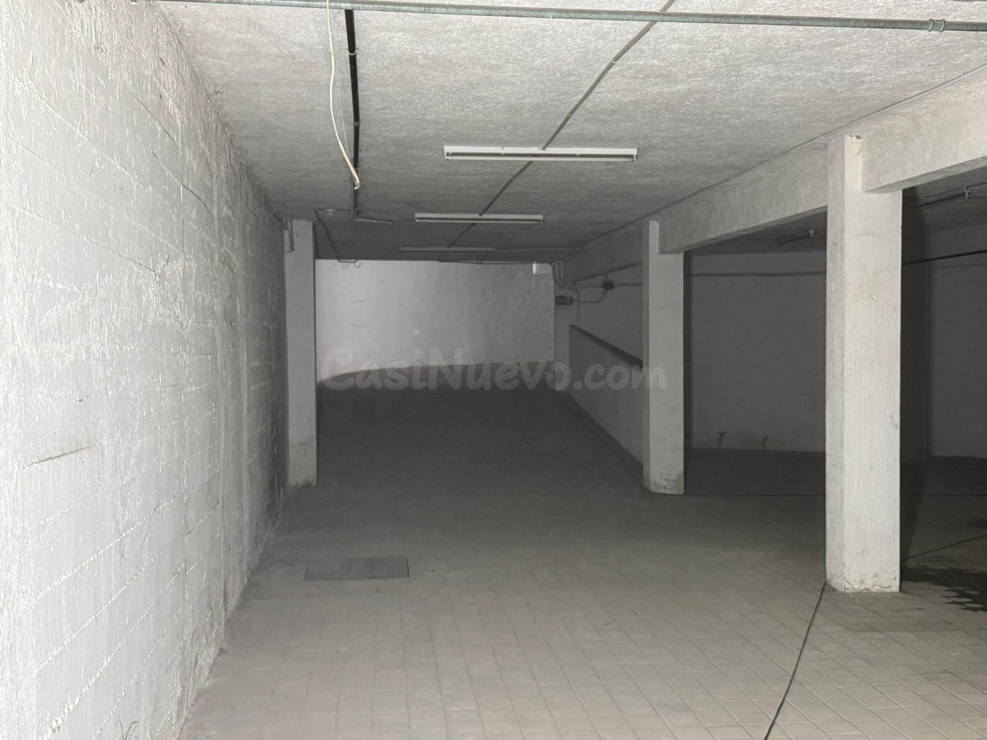 SE VENDE LOCAL COMERCIAL EN RENTABILIDAD EN C/ JUANA ELORZA  - foto 2