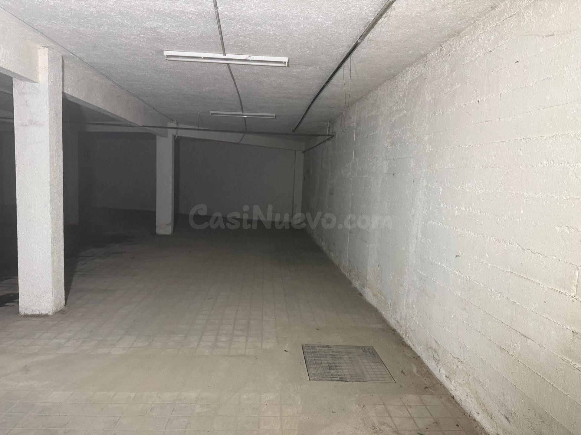 SE VENDE LOCAL COMERCIAL EN RENTABILIDAD EN C/ JUANA ELORZA  - foto 3