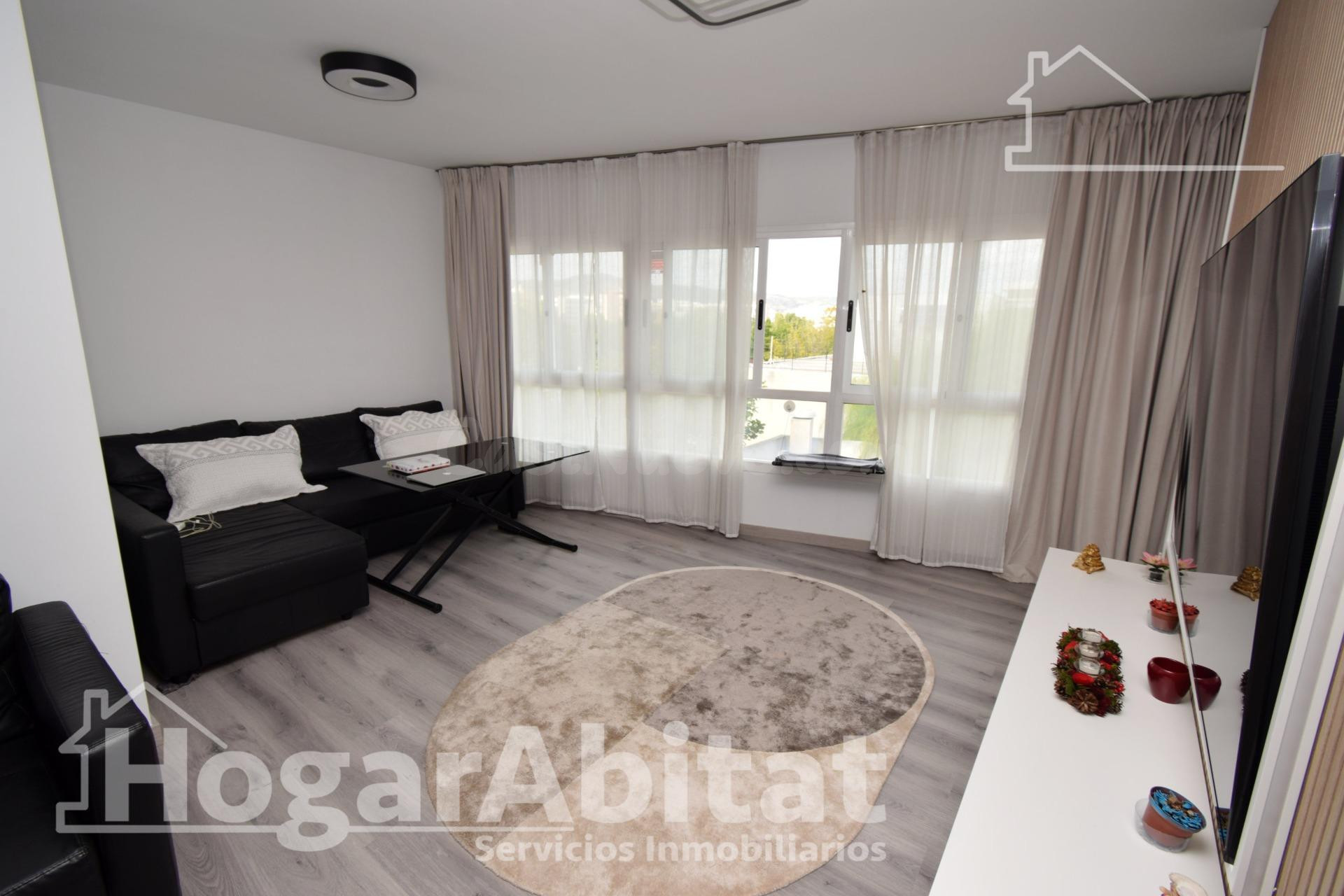 Amplitud y vistas panorámicas en este luminoso ático dúplex  - foto 4