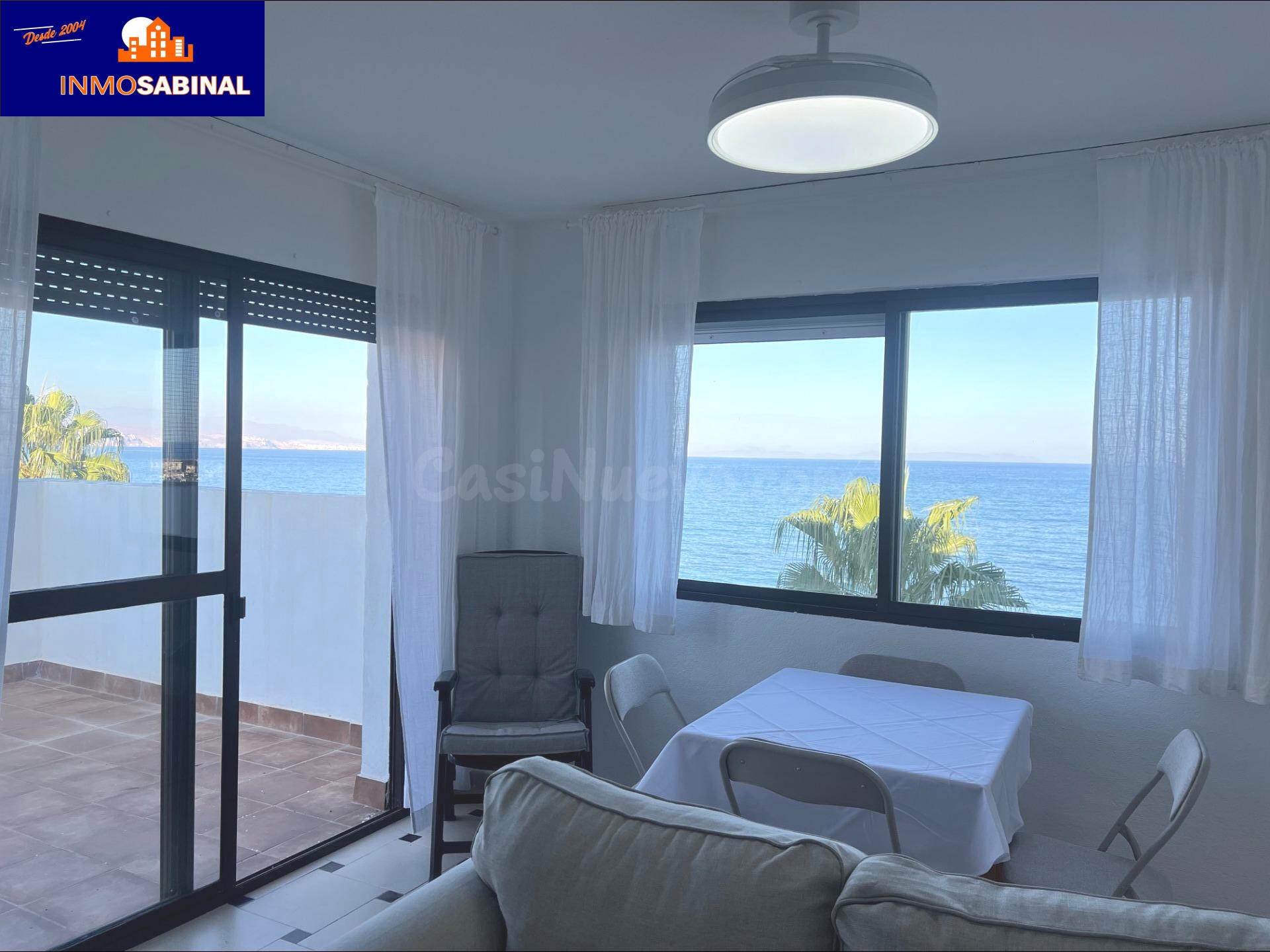 Impresionante Piso en Primera Línea de Playa en La Romanilla, Roquetas de Mar por €310.000