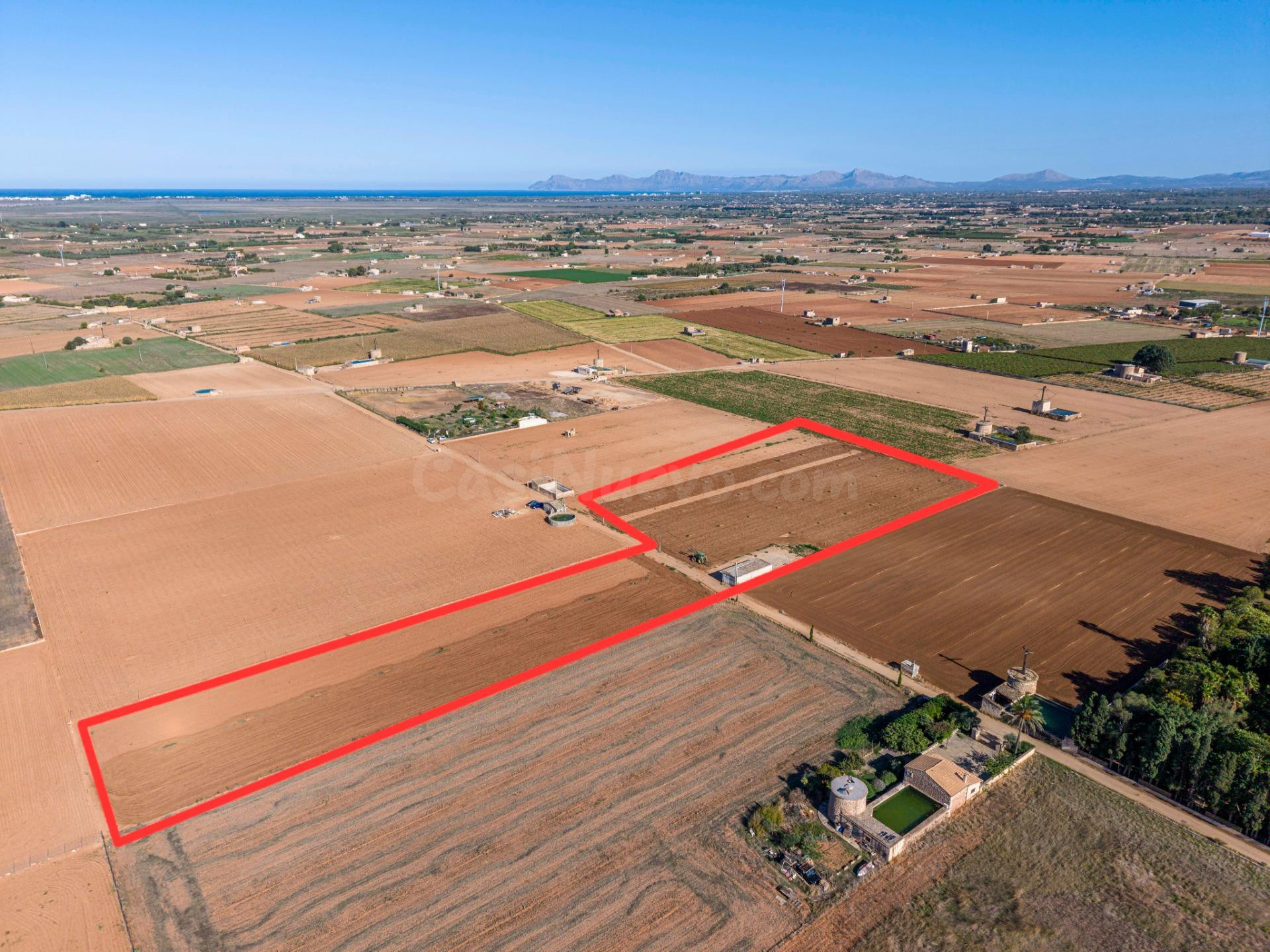Terreno rústico de 14.206 m2 en Sa Pobla con construcción ag