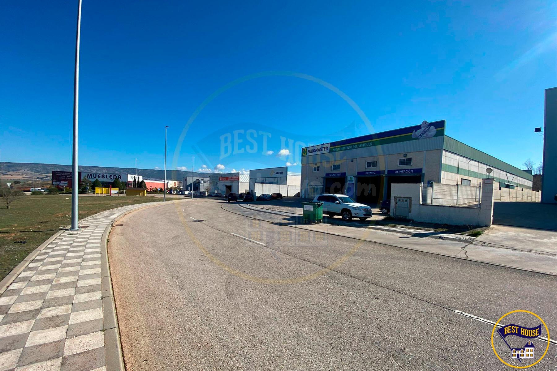NAVE INDUSTRIAL EN VENTA EN EL SEPES