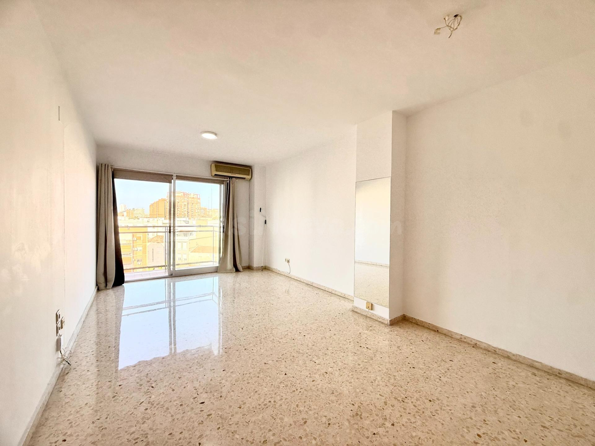 Piso de 1 habitación en venta en Avda. Ausias March