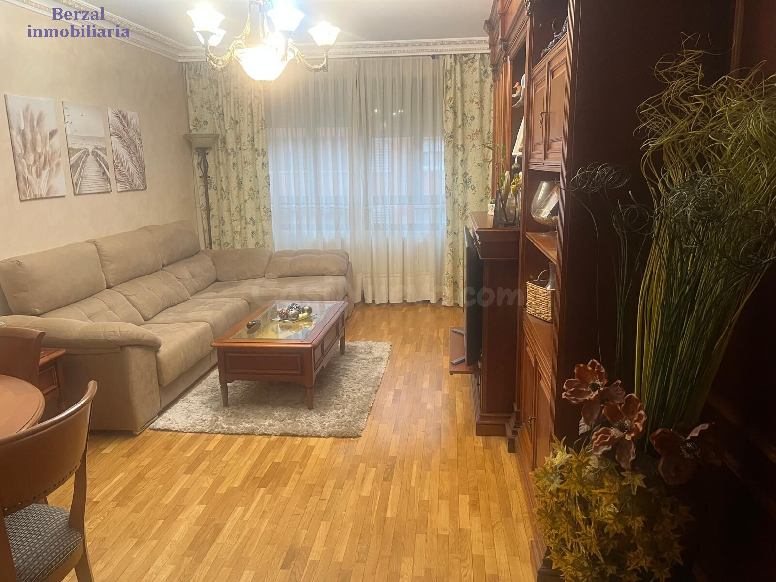 Extraordinaria vivienda de 4 habitaciones, garaje y 2 traste - foto 3