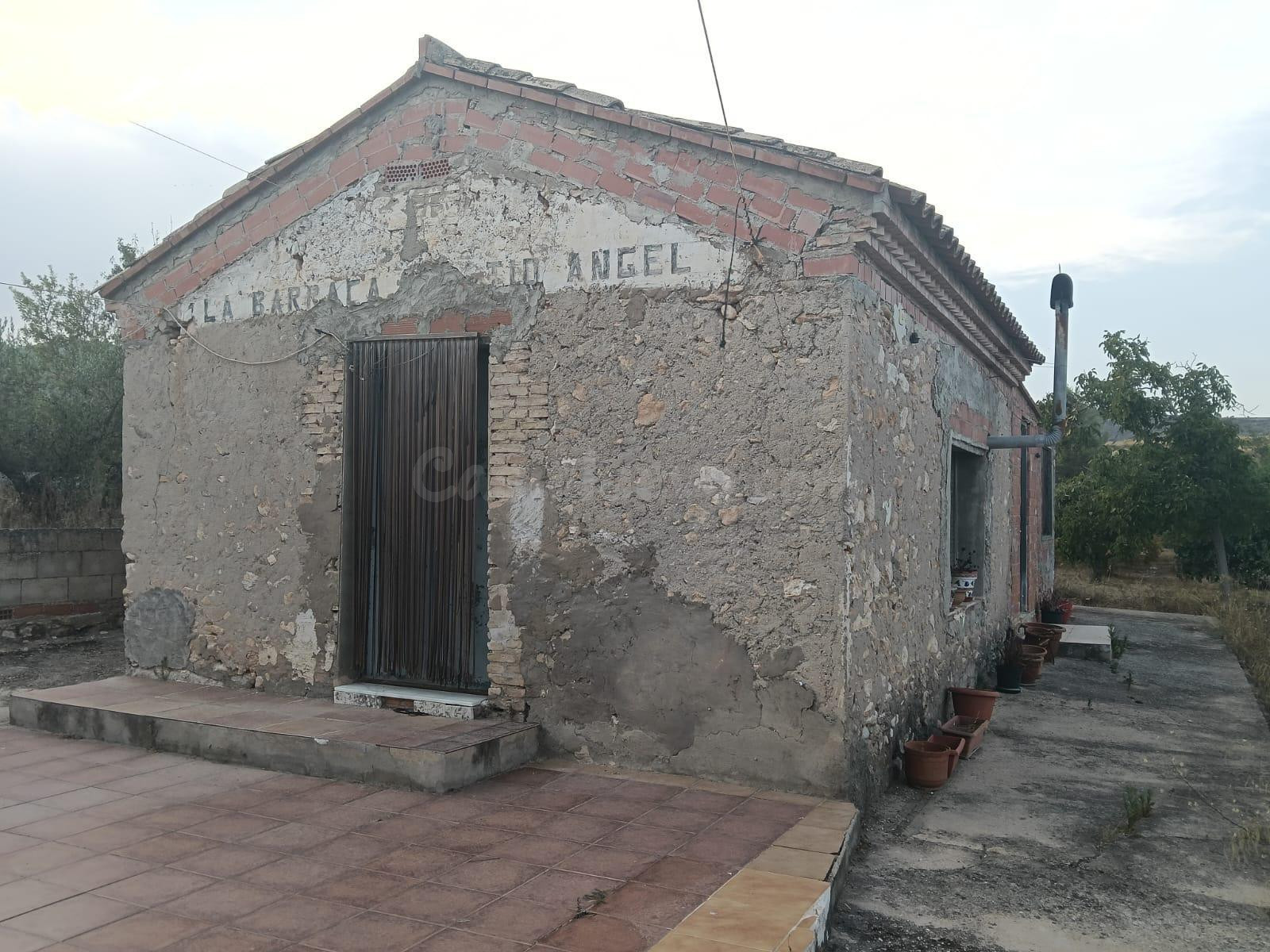 PARCELA DE 2.088 M2 CON CONSTRUCCIÓN PARA REFORMAR - foto 2