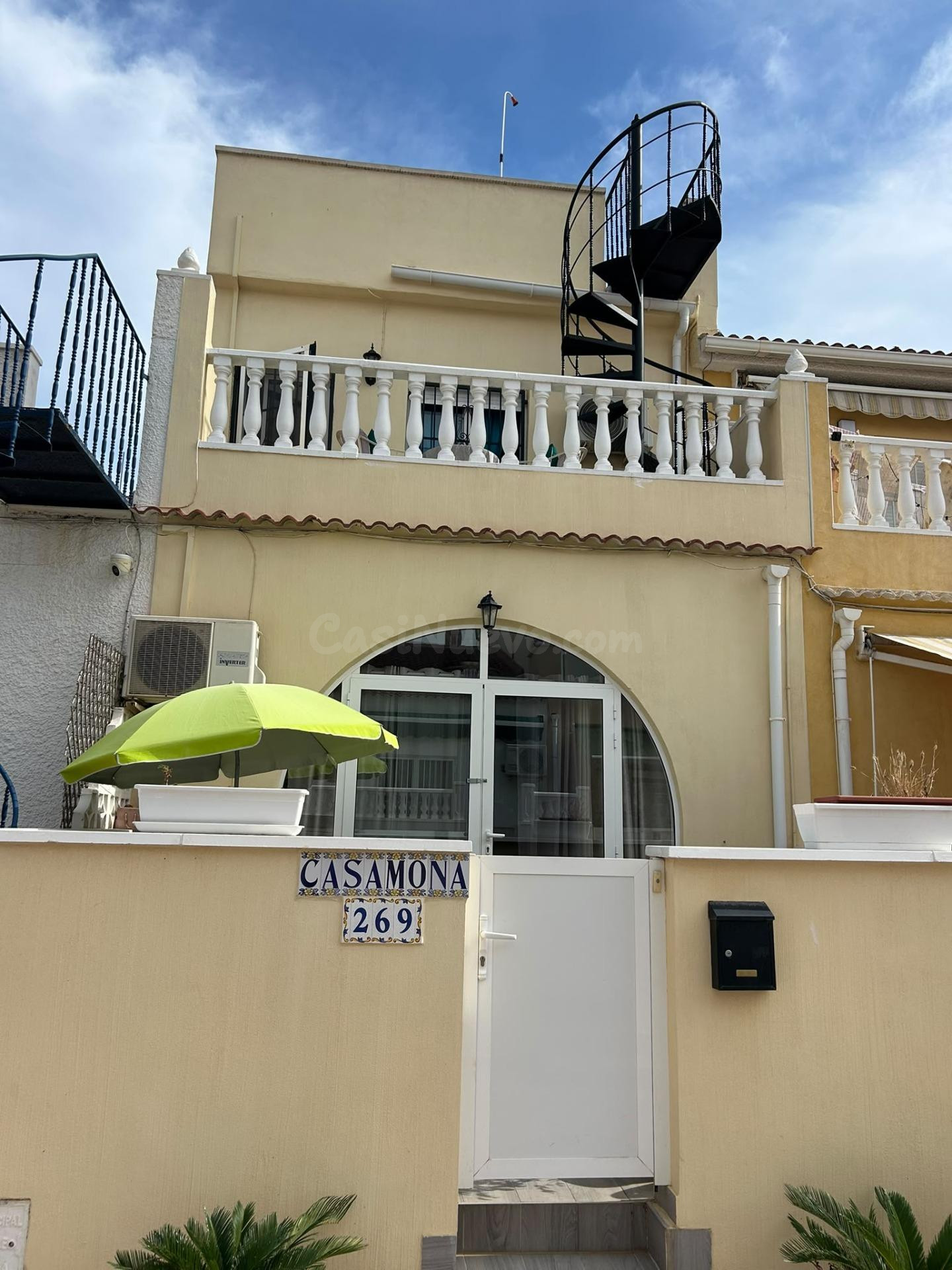 Casa reformada con terraza, Alicante, Torrevieja, El Chaparral. 2 habitaciones, 88 m2, 4 kilómetros del mar