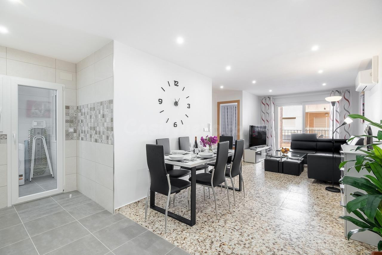 Apartamento con terraza, Alicante, Torrevieja, Playa del Cura. 3 habitaciones, 72 m2, 130 metros del mar