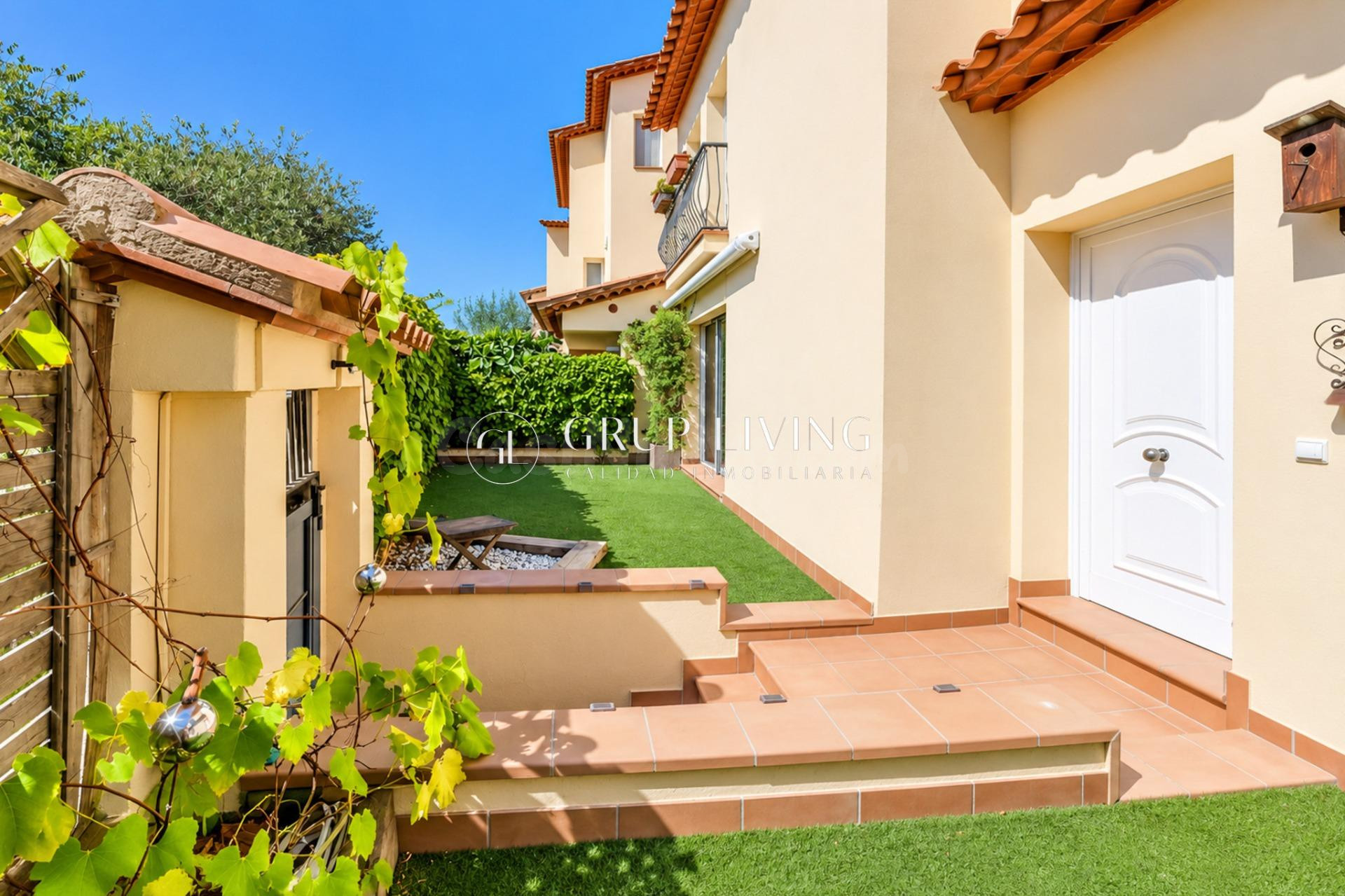 CASA PAREADA PARA DISFRUTAR DEL ESPACIO, TRANQUILIDAD Y CALI - foto 2