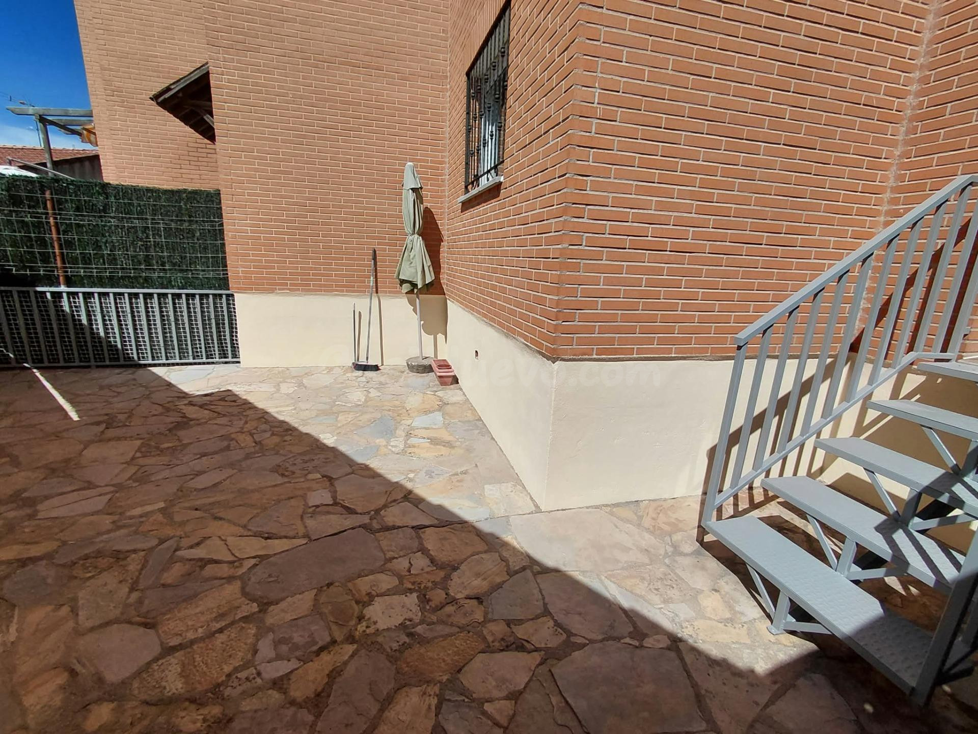 Chalet Adosado en alquiler - foto 3