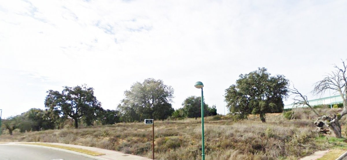 Urbis te ofrece una parcela en venta en Urbanización Oasis Golf, Carrascal de Barregas, Salamanca.