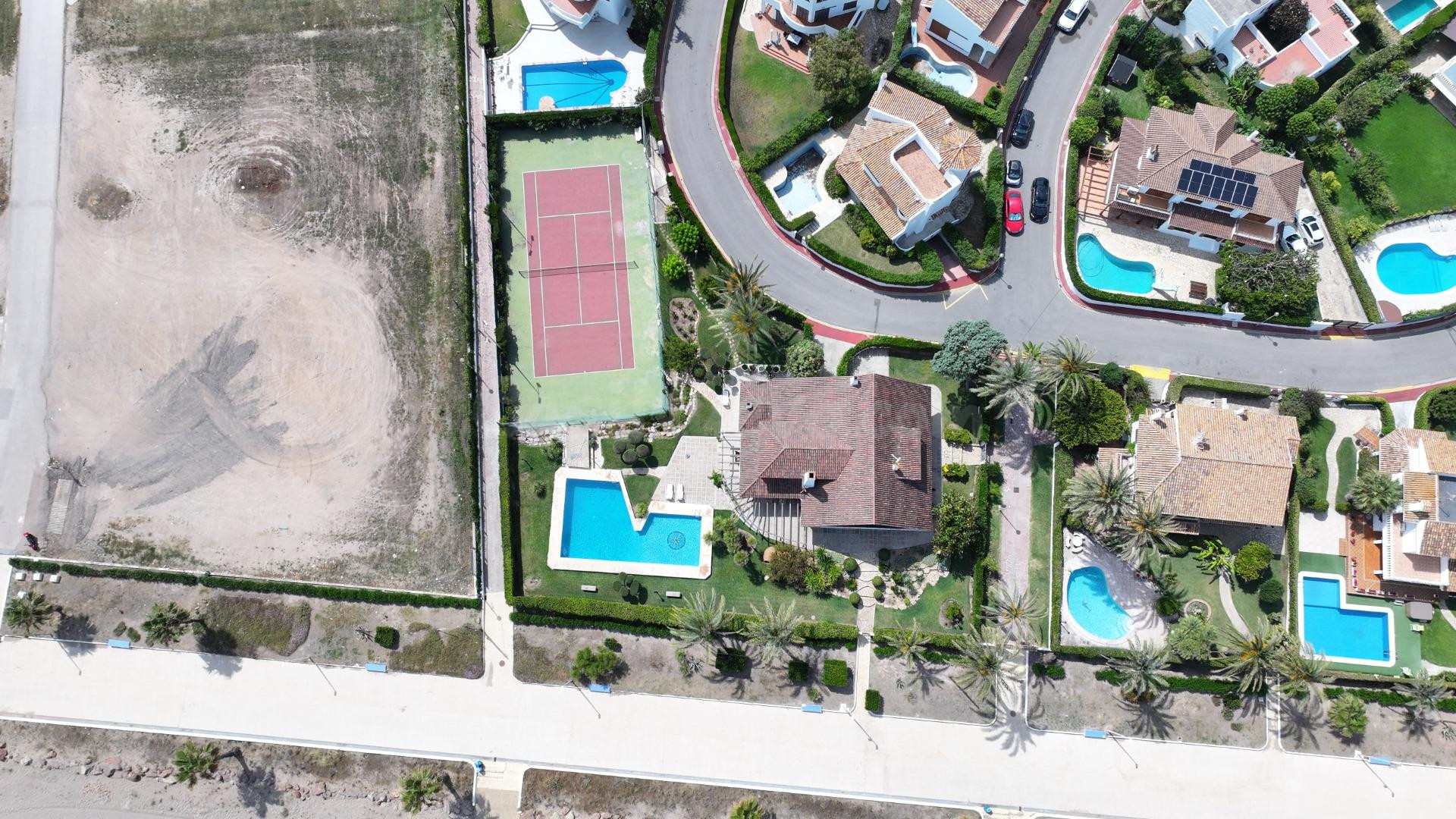 Excepcional villa en primera línea del Mediterráneo, a 15 mi - foto 4
