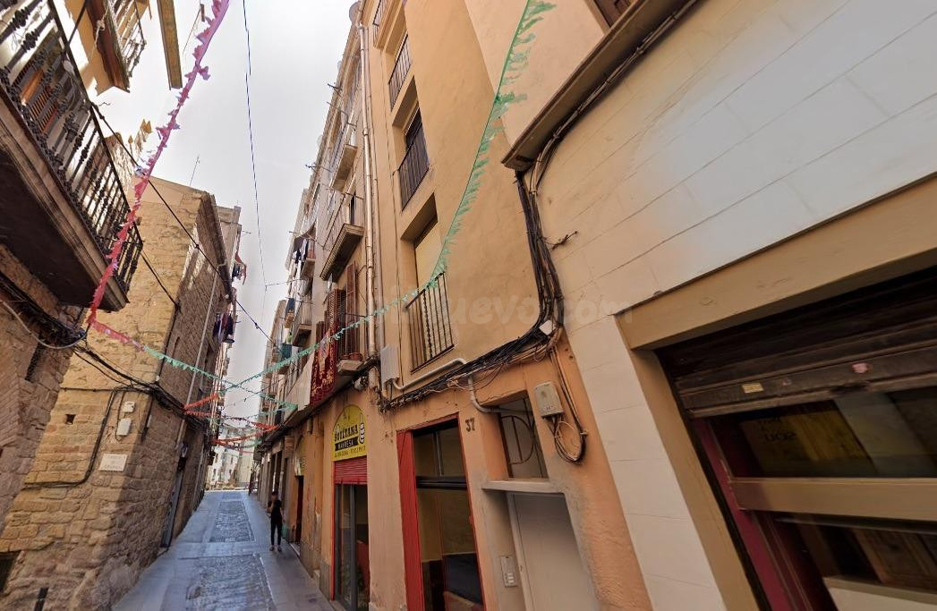 SE VENDE PISO OKUPADO en Calle CARME 25 Manresa (Barcelona). - foto 3