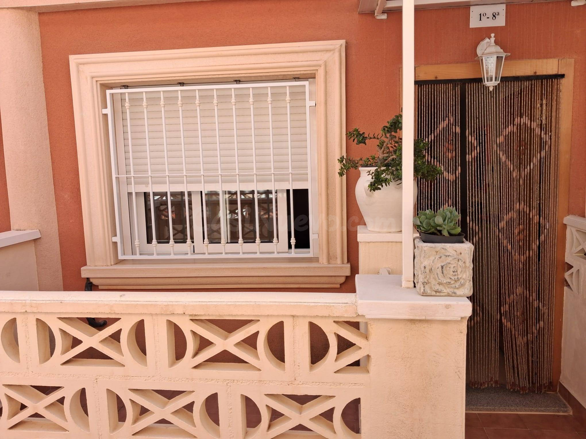 Piso de 1 dormitorio con terraza, garaje y trastero en Los Alcázares