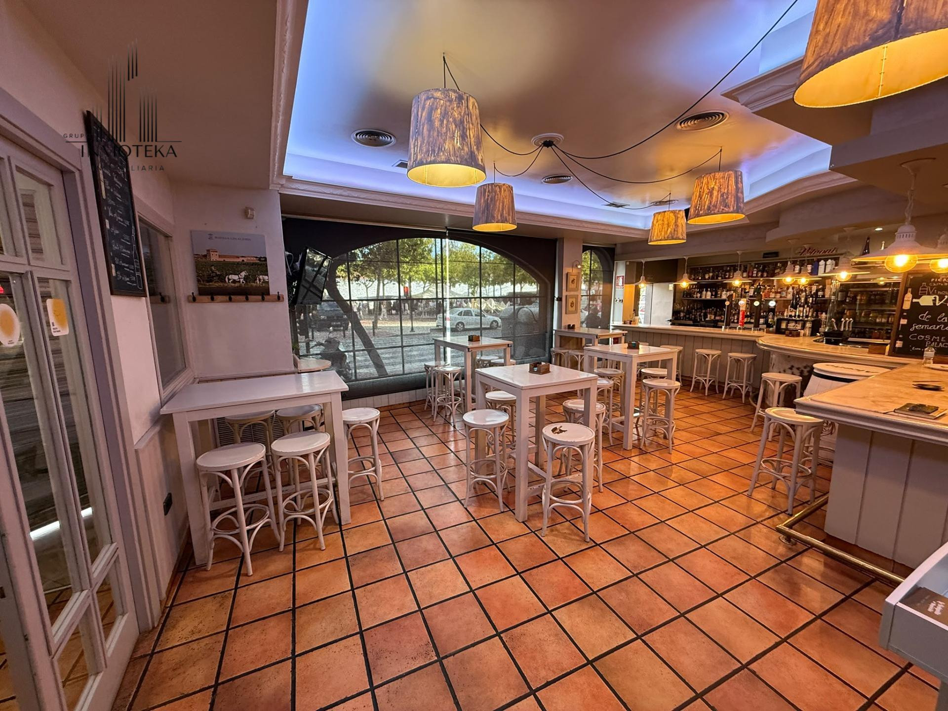 REF: C135 GRUPO INMOTEKA INMOBILIARIA TRASPASA RESTAURANTE ZONA FERIA/FATIMA