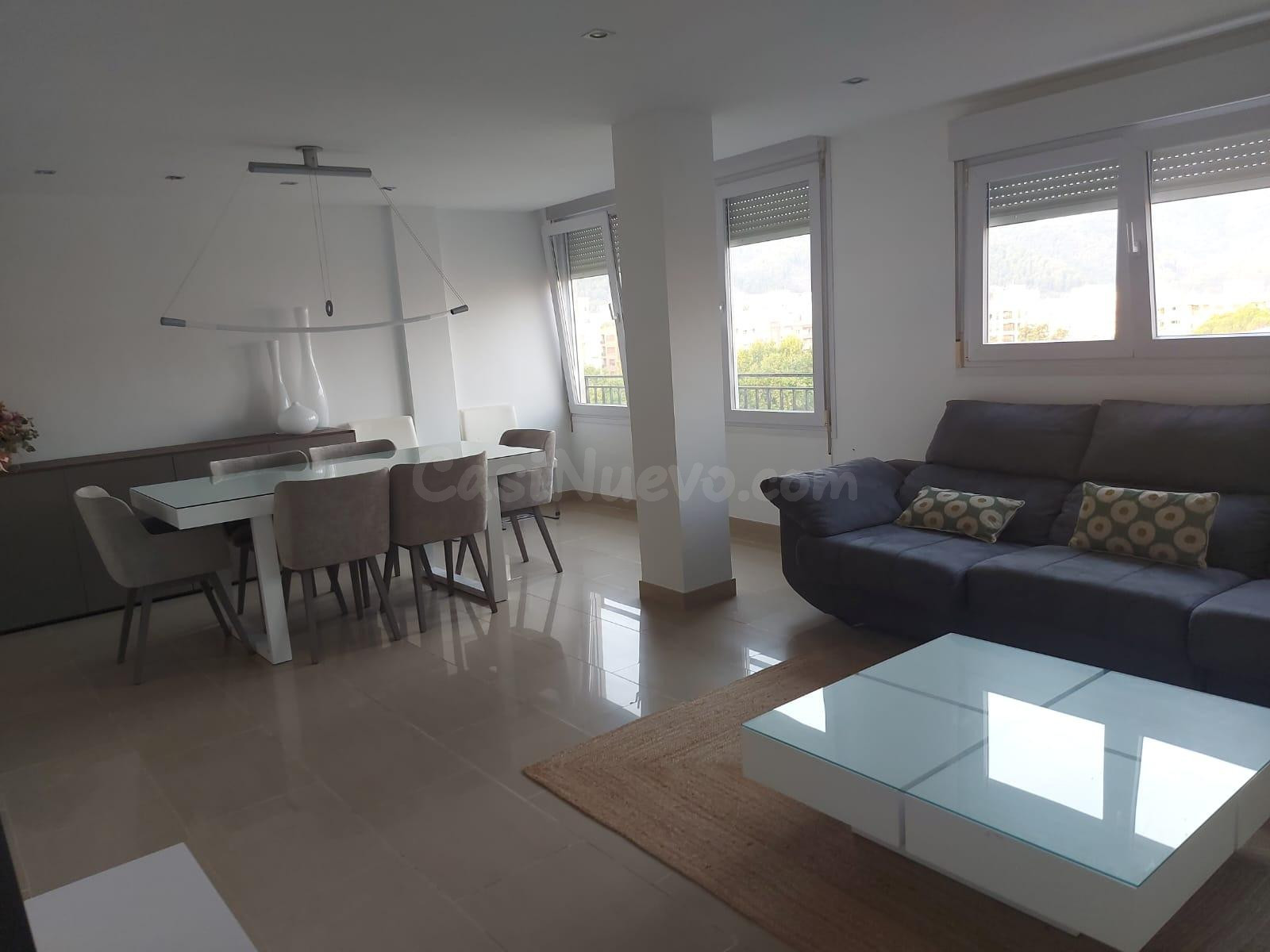 Amplio y Moderno Piso Reformado en Gandia - Beniopa