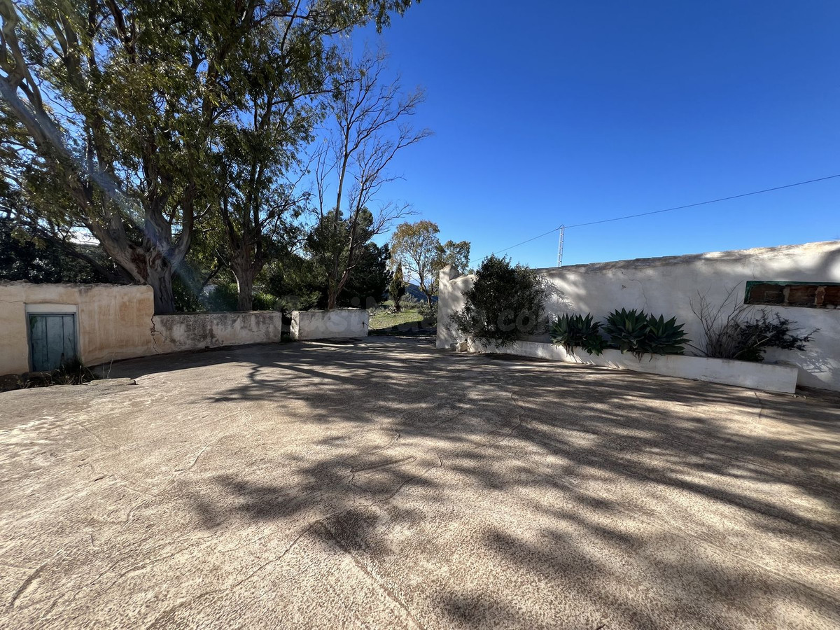 Finca rústica 5 habitaciones 688m² en venta - Casabermeja pueblo