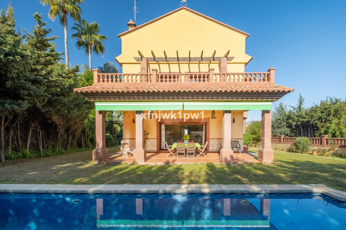 Chalet 6 habitaciones 457m² en venta - Marbella