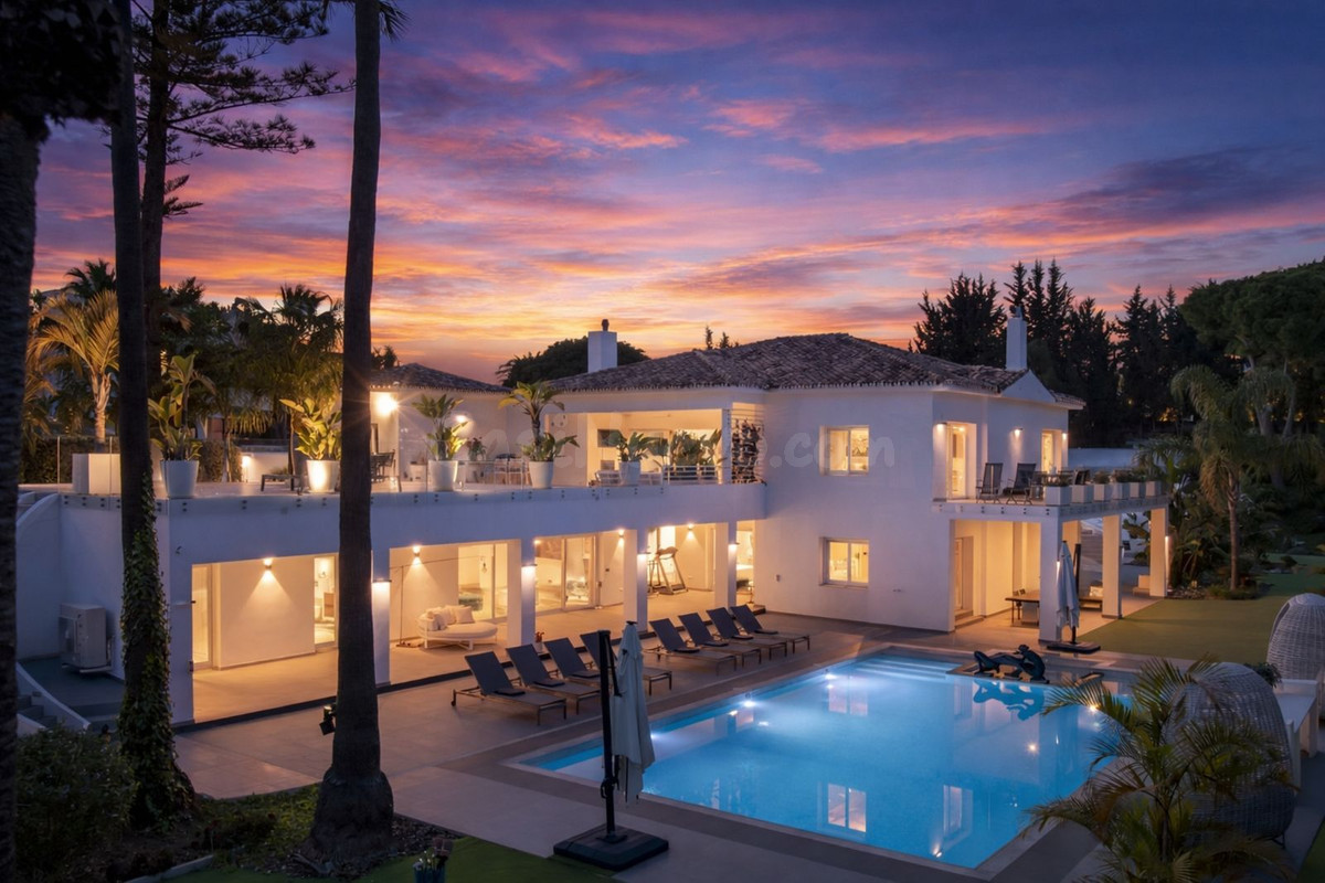 Chalet 6 habitaciones 750m² en venta - Costa Del Sol