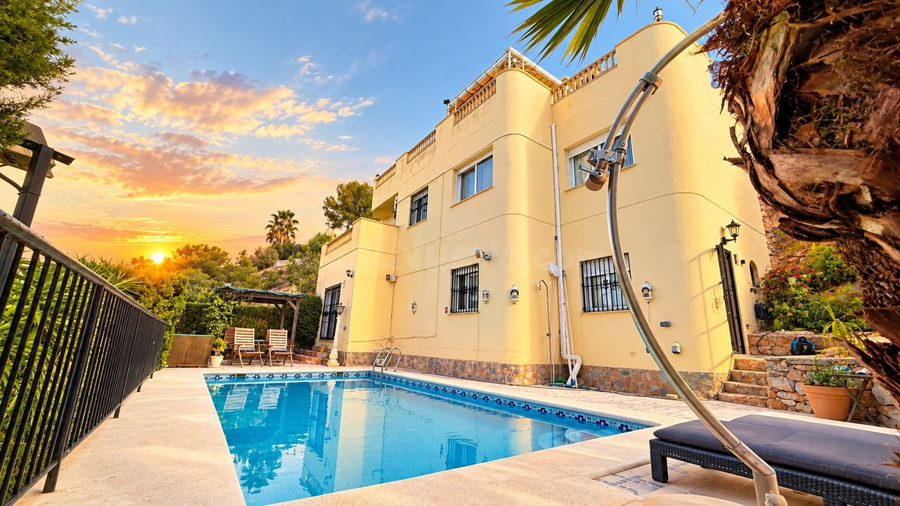 Villa 5 habitaciones 214m² en venta - Villamartín-Las Filipinas