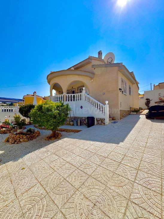 Villa 3 habitaciones 146m² en venta - Pueblo 5