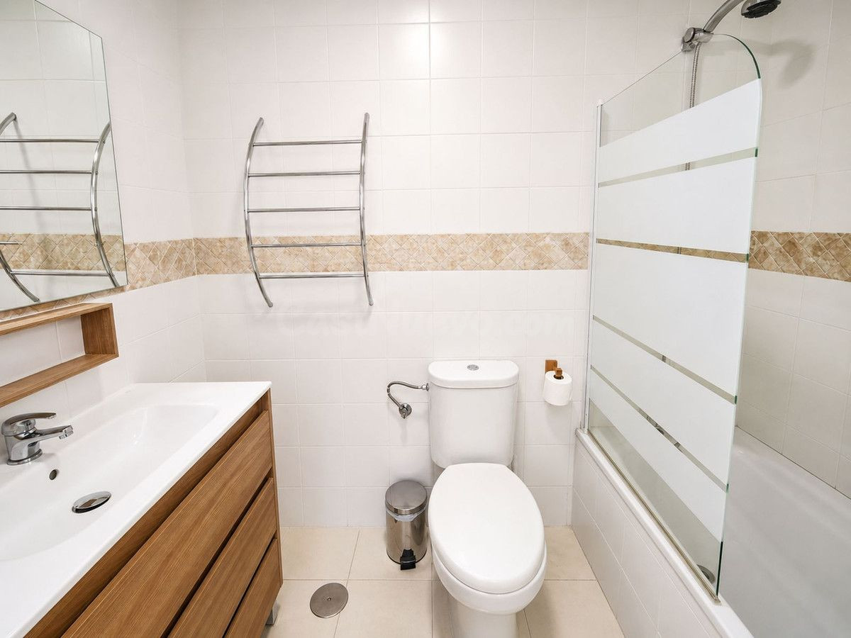 Apartamento 2 habitaciones 135m² en venta - Puerto de la Duquesa - foto 2