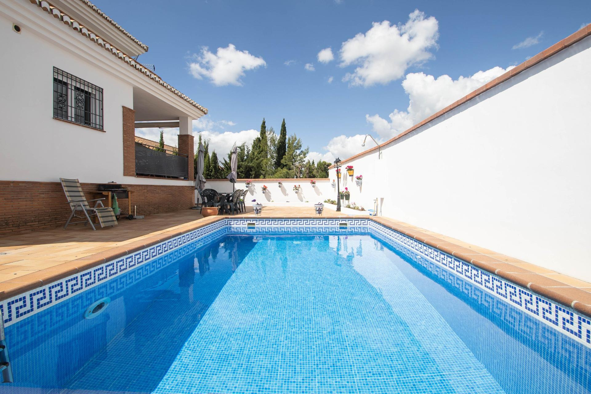 CHALET INDEPENDIENTE CON PISCINA - foto 2