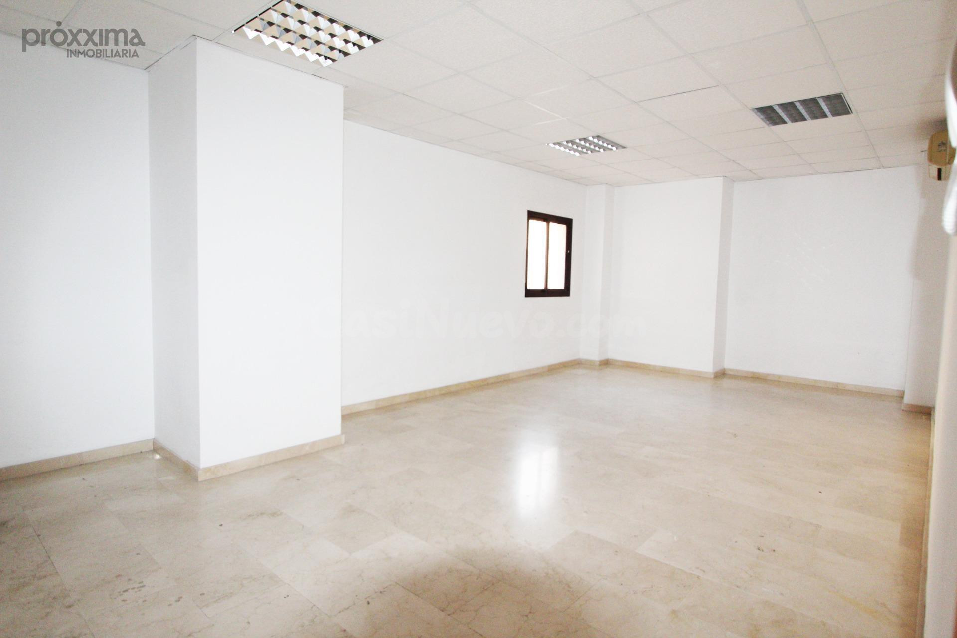 ¡Oficina ideal de 35 m2 junto a la Avda. de las Ciencias, Sevilla Este!