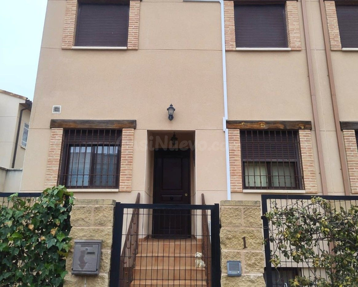Casa 4 habitaciones 212m² en venta - Castilla la mancha