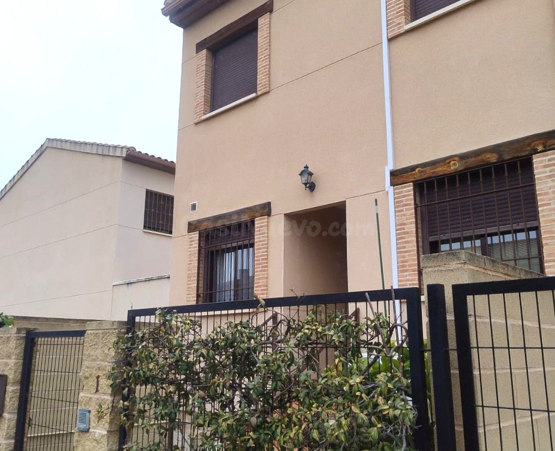 Casa 4 habitaciones 212m² en venta - Castilla la mancha - foto 2