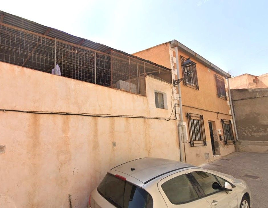 Casa 3 habitaciones 115m² en venta - Avenida Juan Carlos I - foto 2