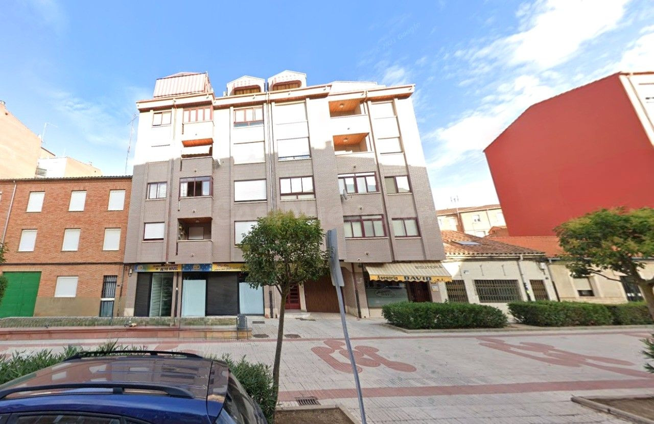 Venta de piso + trastero en Maragatos Benavente (Zamora) - foto 3